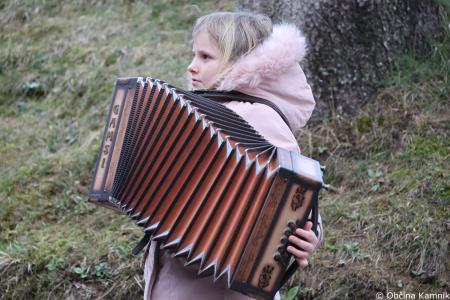 Odprtje odseka asfaltirane javne poti v naselju Velika Lašna (21)